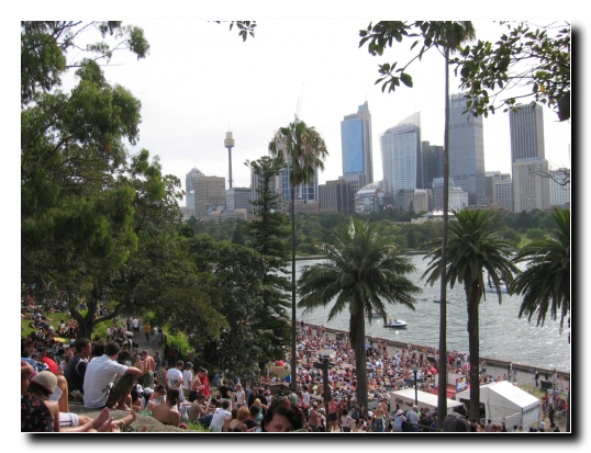 26 Sylvester warten auf das Feuerwerk